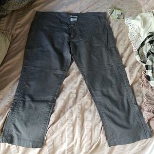 Gray capris